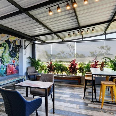 International House Co-Living Hostel Medellin Exterior photo